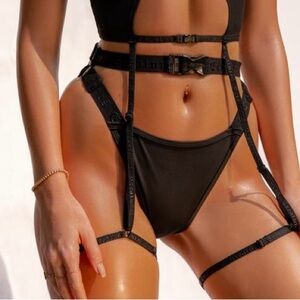 BUCKLE UP BOTTOMS - BLACK